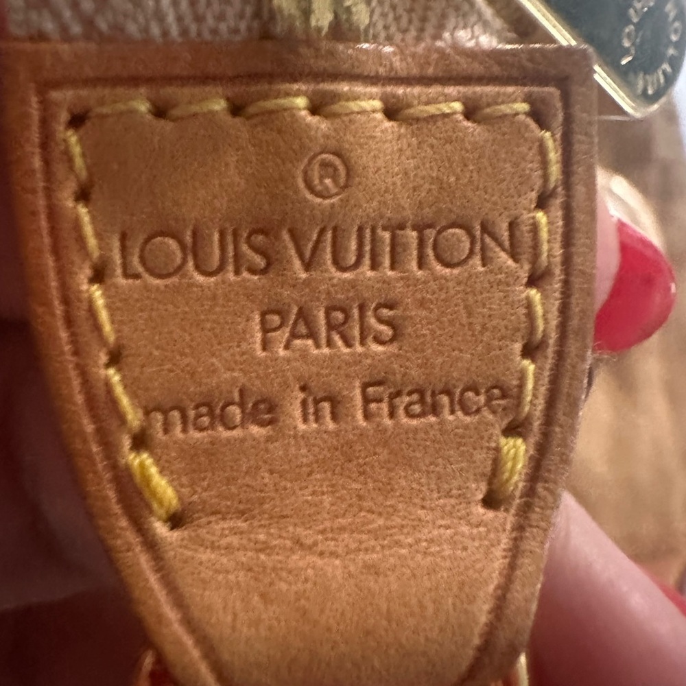 SALE🎄🎁Louis Vuitton🌸
Brown and Pink Monogram Cherry Blossom Coated Canvas, 2003 - Picture 7 of 11
